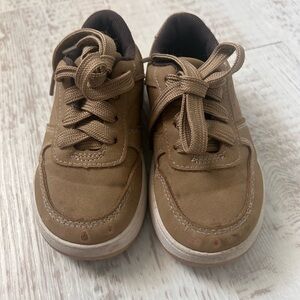 Toddler chunky tan sneakers, size 8 US